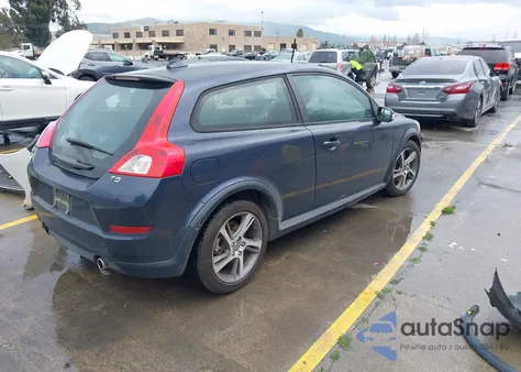 2013 Volvo C30 T5/T5 Platinum/T5 Premier/T5 Premier Plus/T5 R-Design/T5 R-Design Platinum/T5 R-Design Premier из США, поврежденный, VIN YV1672MK3D2300049